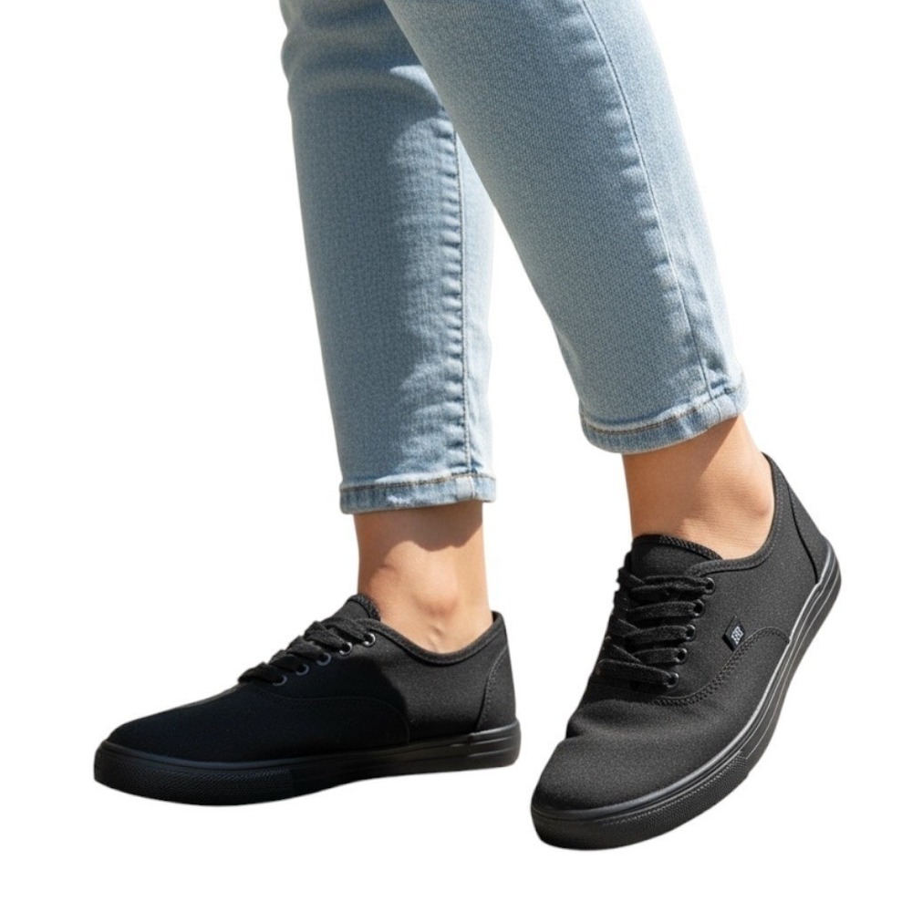 Universal Thread Black‎ Canvas Sneakers Women's Casual Shoes Lace Up Size 5
